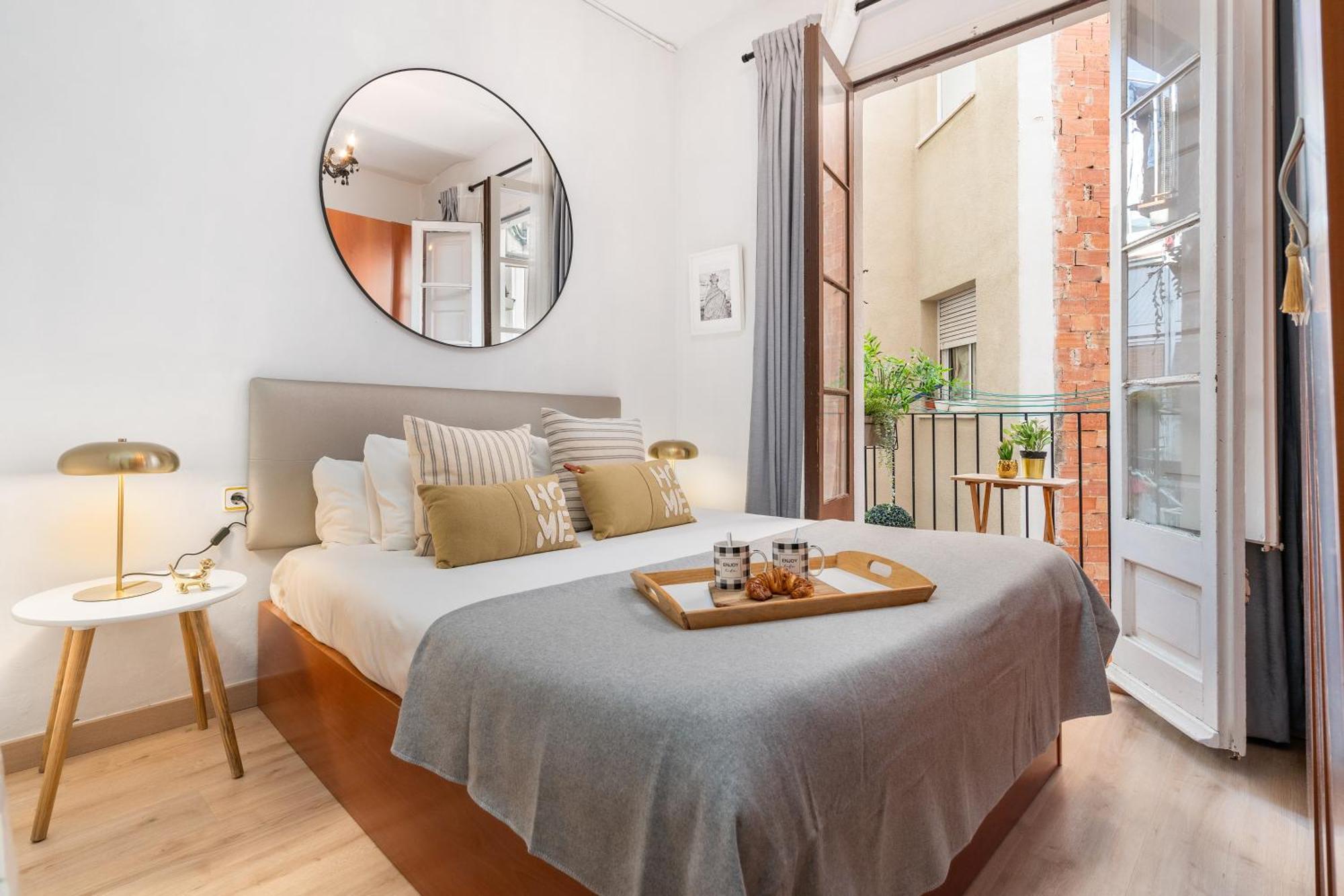 Fridays Flats Whisper-quiet Near Sagrada's Heart Barcelone